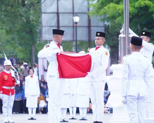 Upacara Penurunan Bendera HUT RI ke-80 di Tanah Datar Berjalan Sukses