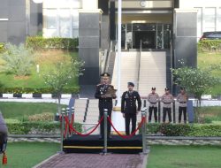 Wakapolda Sumbar Pimpin Upacara HUT ke-80 RI, Ajak Seluruh Personel Jaga Persatuan