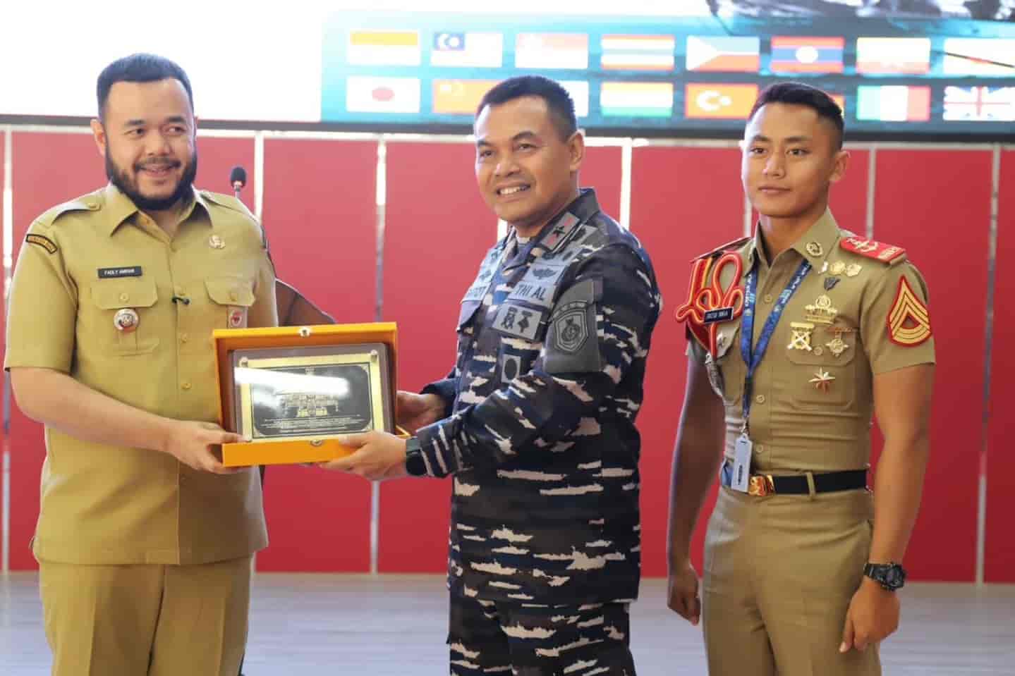 Wali Kota Padang Menyambut Kunjungan Akademi Angkatan Laut dan Delegasi Internasional APCS 2025