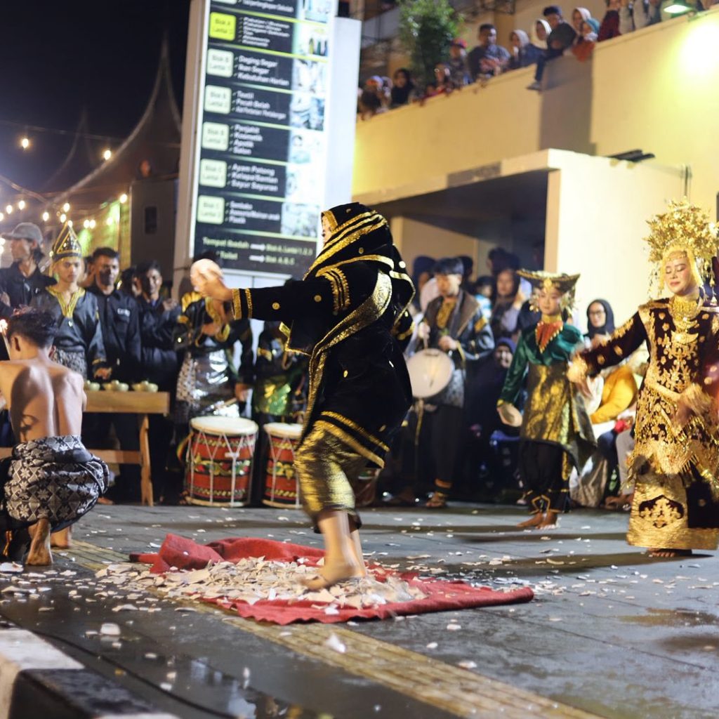 Atraksi Budaya Minangkabau Memukau Warga, Kota Padang Panjang Bergelora