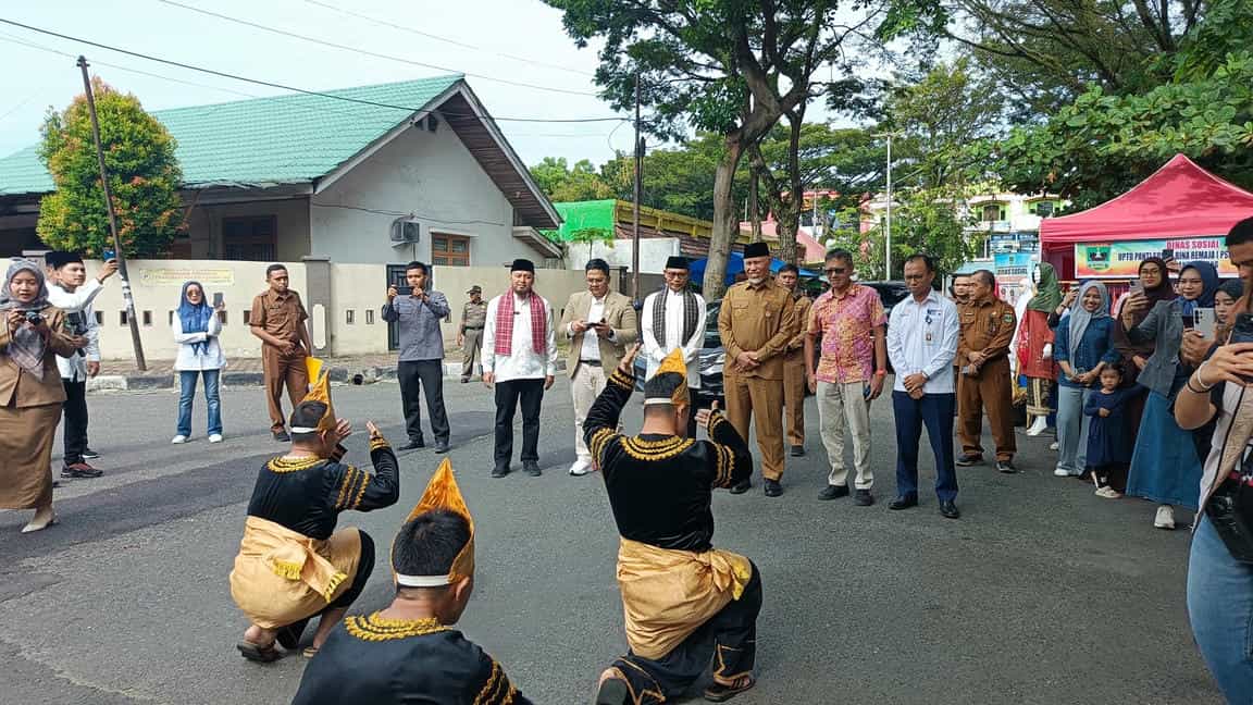 Festival Literasi Daerah Sumbar 2025 Dibuka, Mahyeldi Tegaskan Pentingnya Budaya Baca