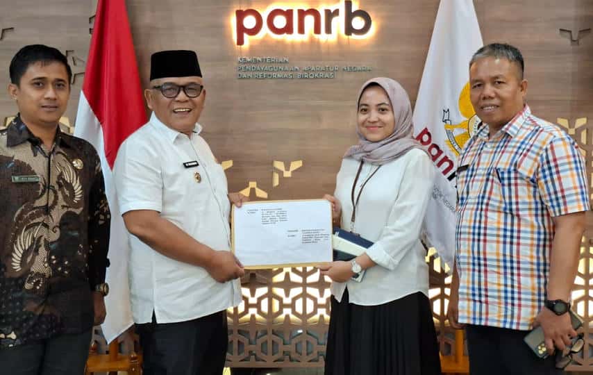 Masa Depan Cerah Honorer Pasaman Barat Bupati Yulianto Perjuangkan Pengangkatan PPPK Paruh Waktu