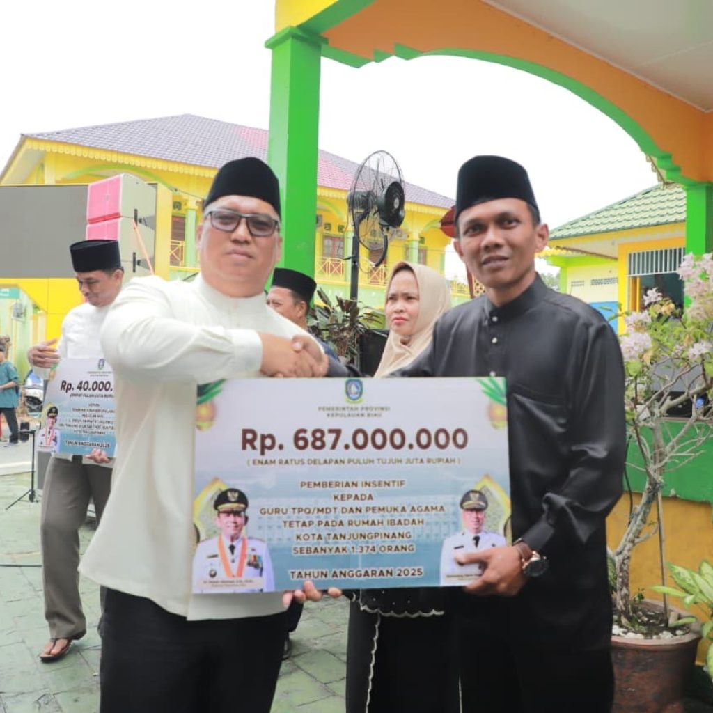 Pemprov Kepri Salurkan Bantuan di Pulau Penyengat pada Peringatan Maulid Nabi 1447 H