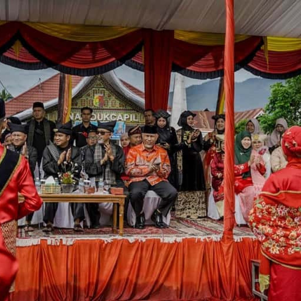 Rang Solok Baralek Gadang 2025 Mengungkap Pesona Budaya dan Potensi Ekonomi Kota Solok, Gubernur Mahyeldi Apresiasi Inovasi Pariwisata