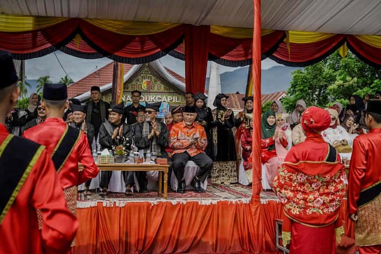 Rang Solok Baralek Gadang 2025 Mengungkap Pesona Budaya dan Potensi Ekonomi Kota Solok, Gubernur Mahyeldi Apresiasi Inovasi Pariwisata