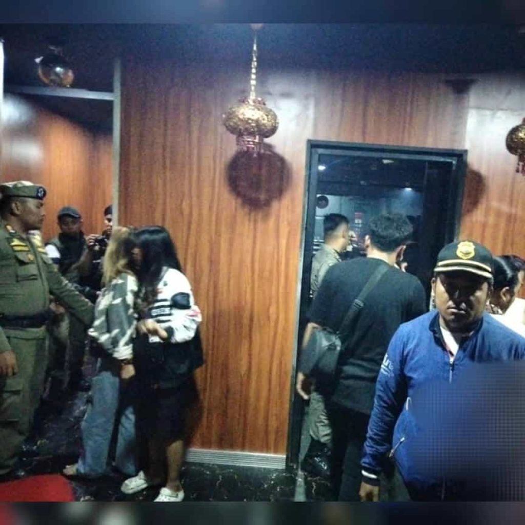 Satpol PP Padang Tertibkan Tempat Hiburan Malam Langgar Jam Operasional di Padang Barat