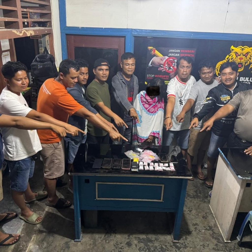 Wanita 51 Tahun di Pesisir Selatan Ditangkap Polisi: 15 Paket Sabu Siap Edar Diamankan
