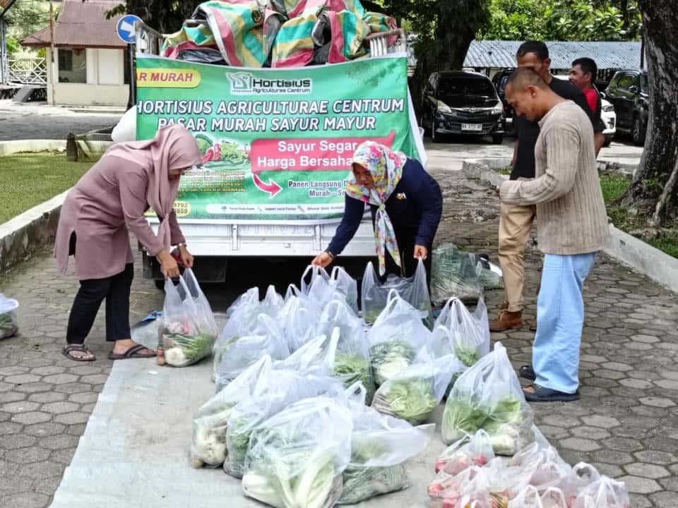 Akses Pasar Tuntas, 300 Paket Sayuran Petani Milenial Sumbar Ludes dalam Empat Jam di Kantor Gubernur