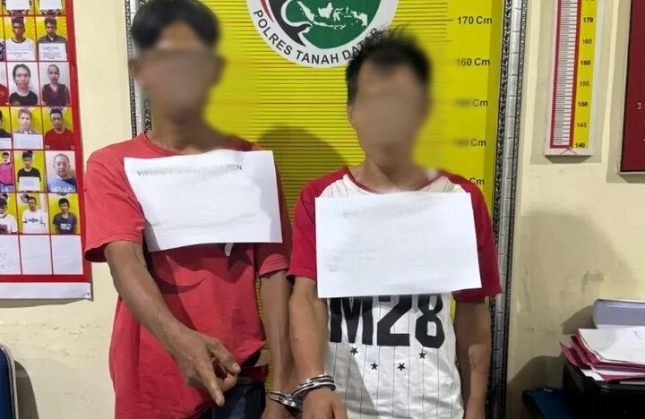 GEREBEK RUMAH! Polisi Bekuk Dua Pengedar Narkoba di Tanah Datar, Puluhan Paket Sabu Disita