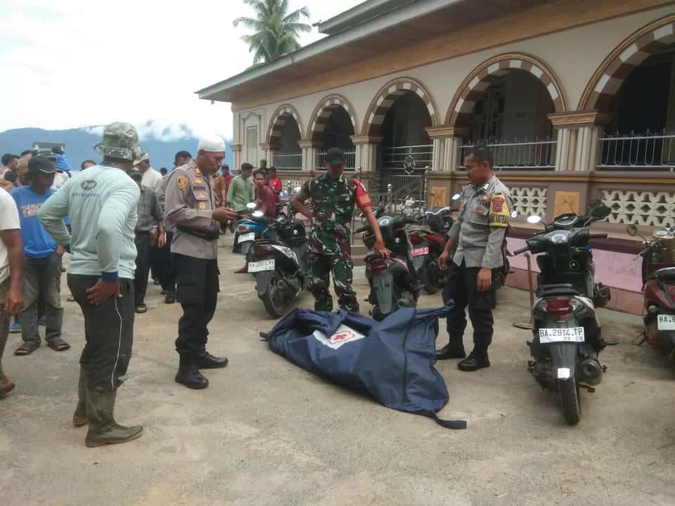 Mayat Perempuan Pegawai RS Pekanbaru Ditemukan Mengapung di Danau Maninjau