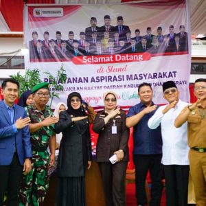 Ribuan Warga Serbu Layanan Publik Gratis di ‘Dharmasraya Bersatu Bhakti Negeri’ Kejari