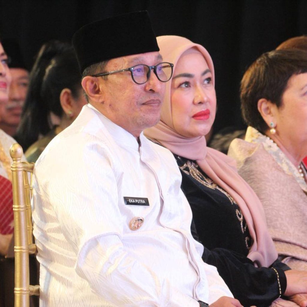 Sosok Inspiratif Eka Putra Sebut Tante Atitje Simbol Perjuangan dan Pelestarian Budaya Tenun Tanah Datar