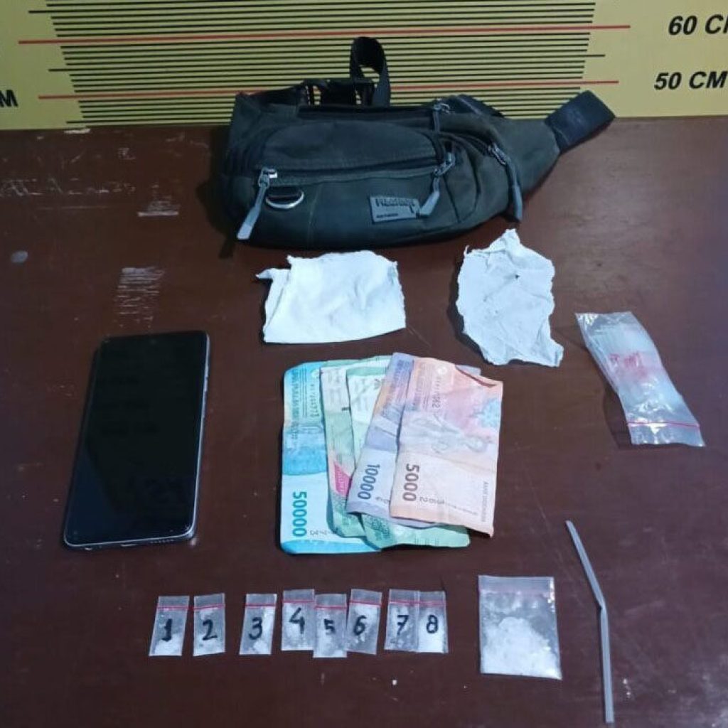 Tertangkap Basah! Polisi Pasaman Bekuk Dua Pengedar dengan 10 Paket Sabu Siap Edar