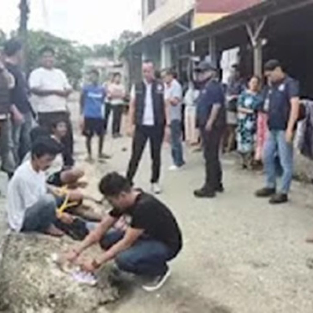 115 Aparat Gabungan Lakukan Gerebek Kampung Narkoba Purus Padang