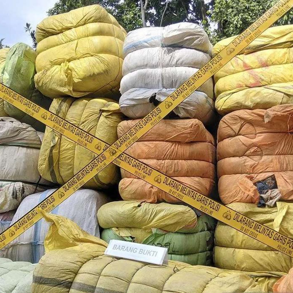 439 Bale Pakaian Impor Ilegal Bernilai Rp3,7 Miliar Disita Polisi di Jakarta