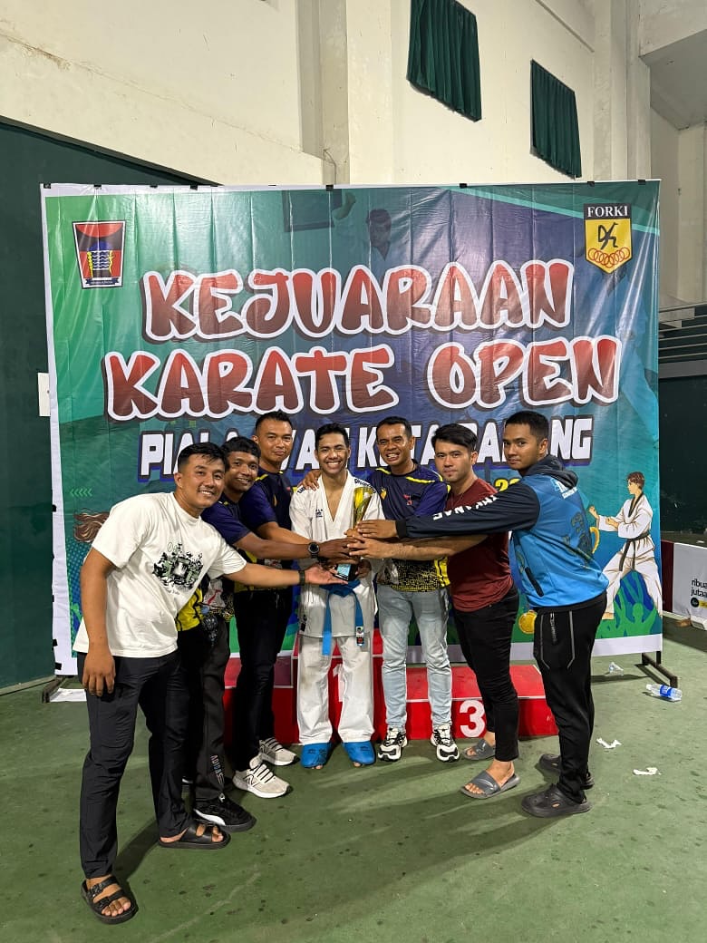 Anggota Brimob Polda Sumbar Raih Juara 1 Karate Open Piala Walikota Padang
