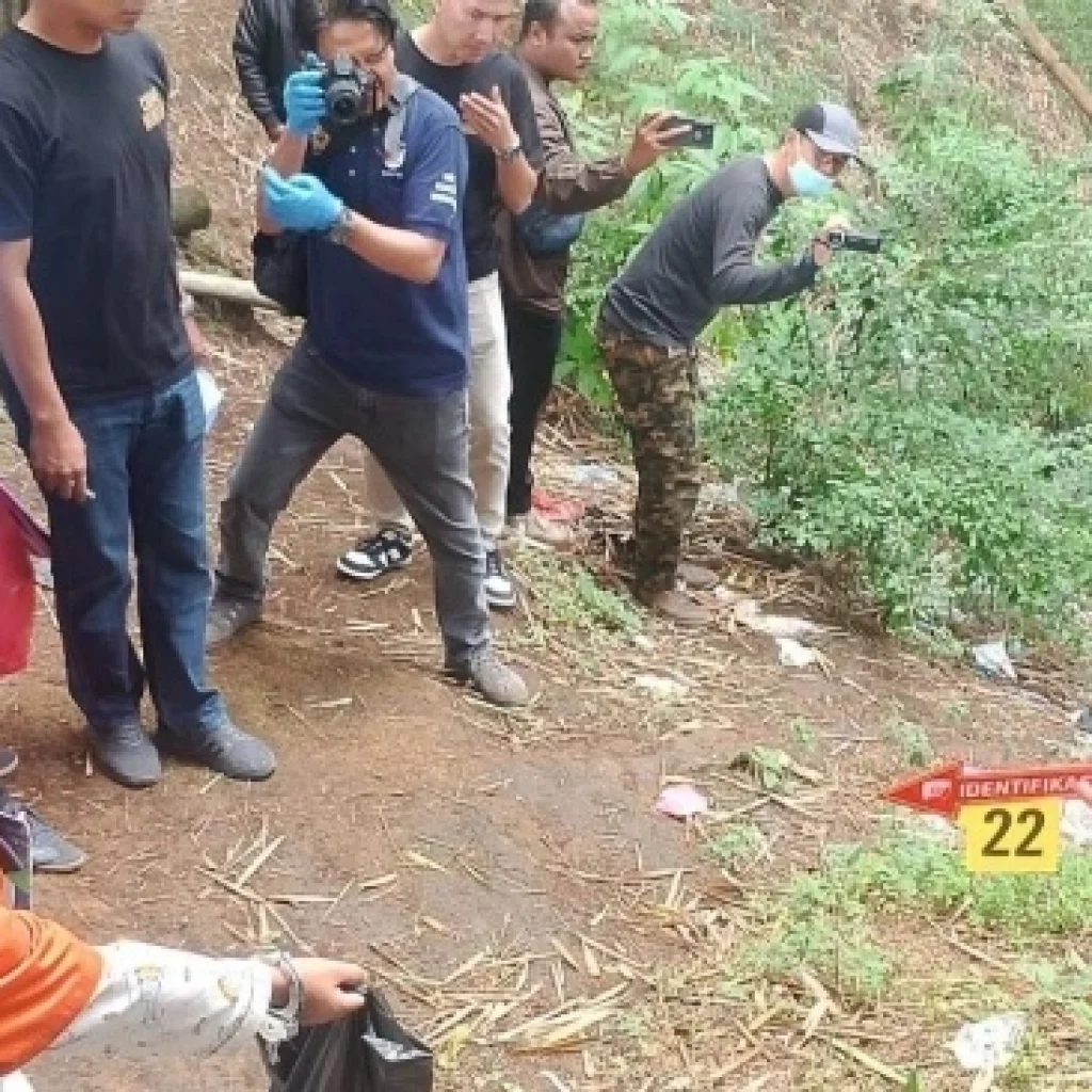 Enam Adegan Janggal, Ibu Bayi di Ngarai Sianok Bukittinggi Tersudut dalam Rekonstruksi Ulang