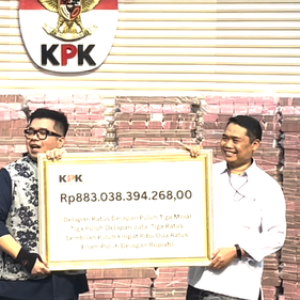 KPK Tumpuk Uang Korupsi Taspen Rp 300 Miliar Setinggi Satu Meter