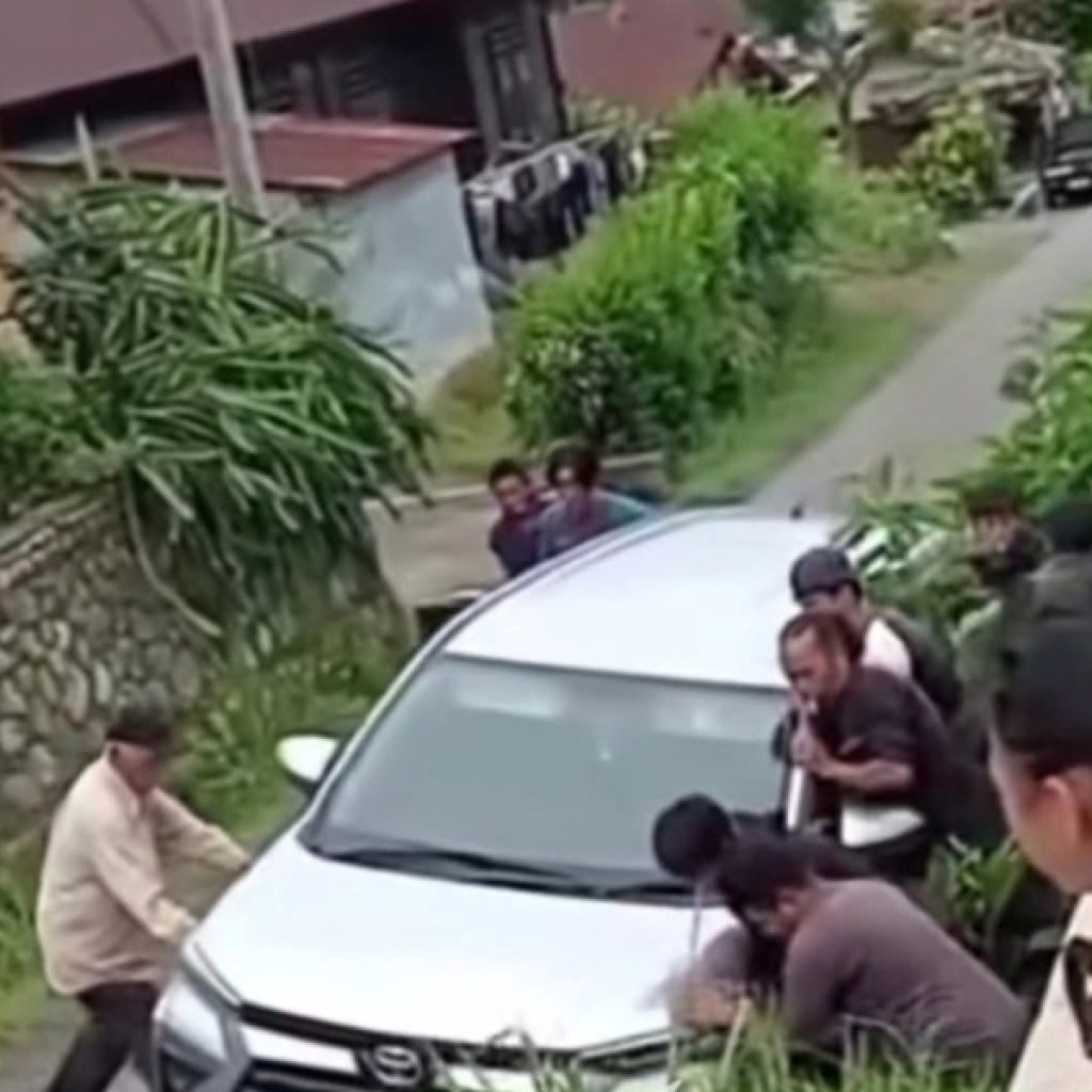 Lansia Diduga Korban Hipnotis di Agam Terkulai Lemas dalam Mobil Pelaku