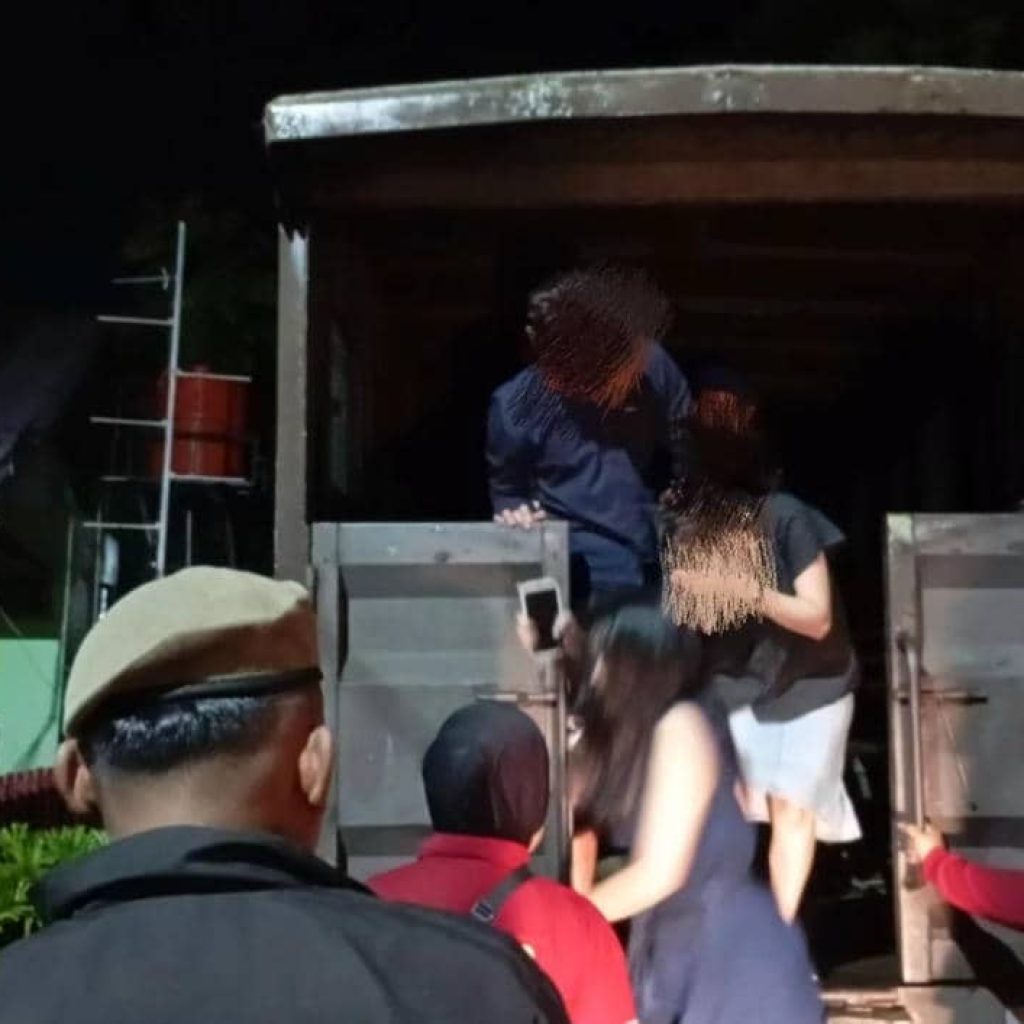 Patroli Satpol PP Padang Tertibkan Muda Mudi di Kos-Kosan