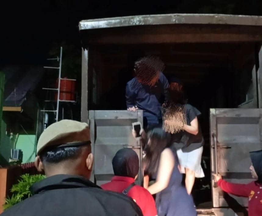 Patroli Satpol PP Padang Tertibkan Muda Mudi di Kos-Kosan