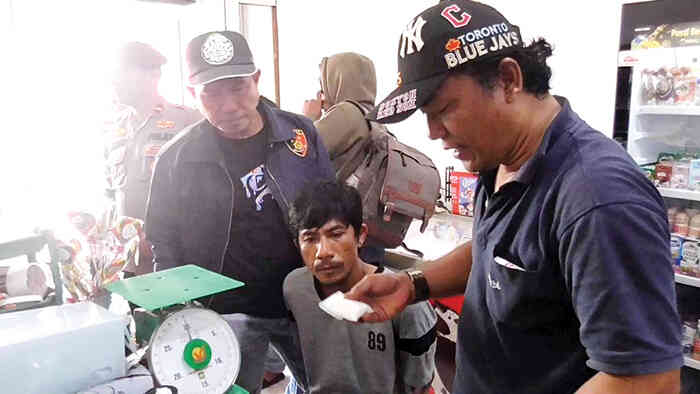 Sabu dalam Kerupuk Sanjai