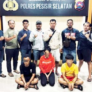 Tiga Tersangka Narkoba Ditangkap di Pesisir Selatan, Puluhan Paket Sabu Siap Edar Disita!