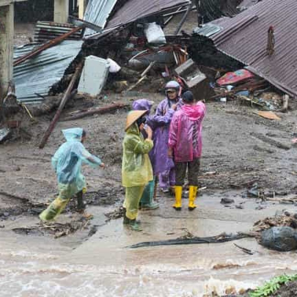 3.878 Korban Banjir Bandang Agam Masih Bertahan di Pengungsian Hingga Desember 2025