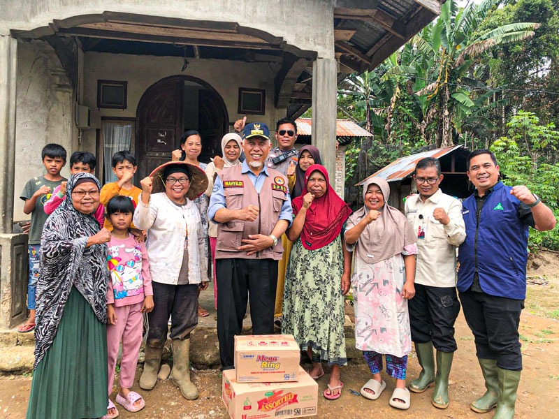 Akses Jalan Lumpuh Total, Ini Tanggapan Cepat Mahyeldi Saat Tinjau Korban Bencana Limapuluh Kota
