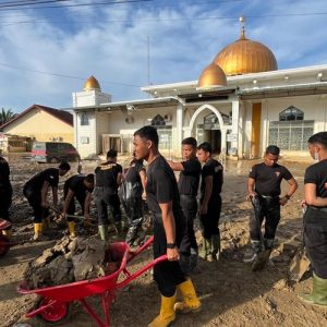 Cepat Tanggap Setelah Bencana, Polri dan Warga Berhasil Fungsikan Kembali Masjid Syuhada Aceh Tamiang