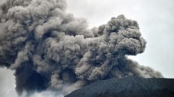 Erupsi Marapi Capai 1.200 Meter, PVMBG Peringatkan Bahaya Maut Lahar Hujan