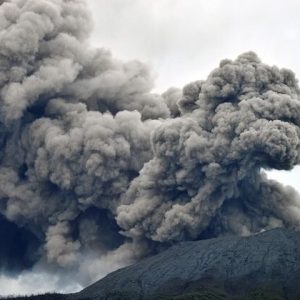 Erupsi Marapi Capai 1.200 Meter, PVMBG Peringatkan Bahaya Maut Lahar Hujan