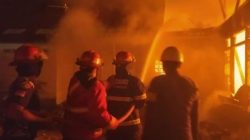 Kebakaran Toko Plastik Lubuk Begalung Kota Padang Hanguskan Aset Senilai 1,5 Miliar Rupiah