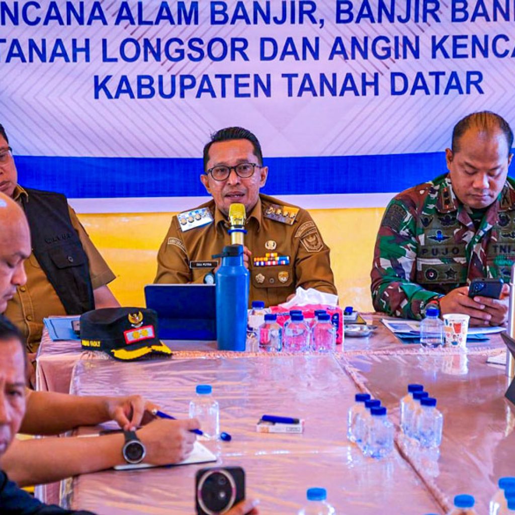 Kebutuhan Mendesak Korban Banjir Bandang Tanah Datar, Bupati Eka Putra Blak-blakan di Rakor Sumbar