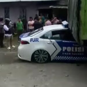 Mobil Patwal Polda Sumbar Ringsek Saat Kawal Ambulans! Tabrakan Beruntun di Solok