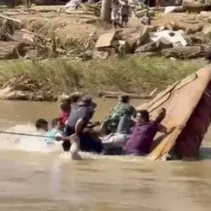 Rakit Terbalik Saat Tinjau Bencana, Wagub Aceh Nyaris Tenggelam