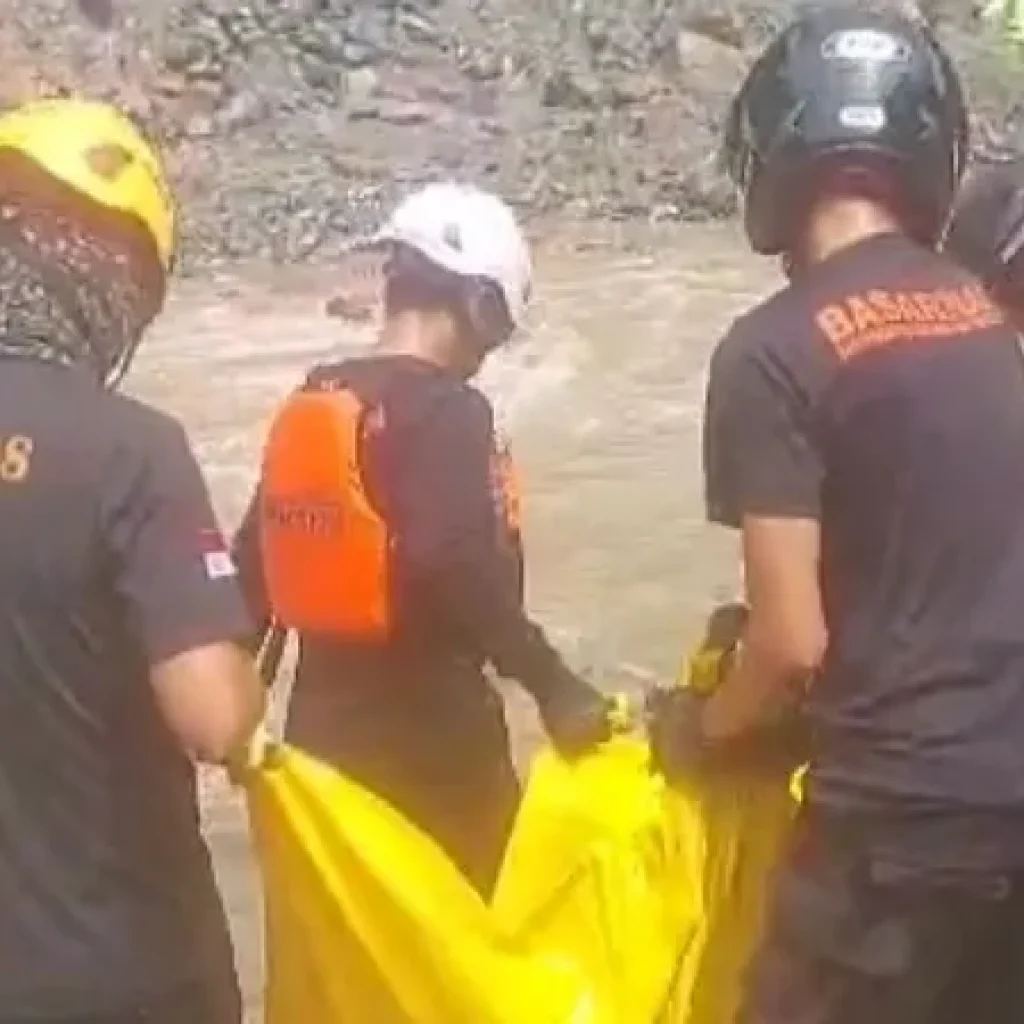 SAR Temukan Mayat Diduga Korban Galodo di Padang Panjang