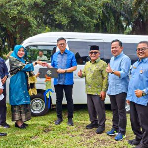 SMA Negeri 2 Kinali Terima Bus Operasional Baru dan Bupati Yulianto Minta Sekolah Manfaatkan Secara Optimal