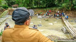 Tinjau Masyarakat di Subarang Luak, Tanah Datar Bupati Eka Putra, Tidak Ada Lagi Daerah Terisolir