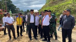 Gubernur Sumbar Tinjau Relokasi Jalan Simpang Empat–Talamau Demi Keselamatan Warga