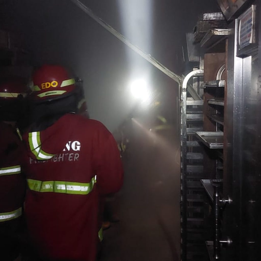 Kebakaran Ruko Indonesia Bakery di Padang Selatan Rugikan Rp150 Juta