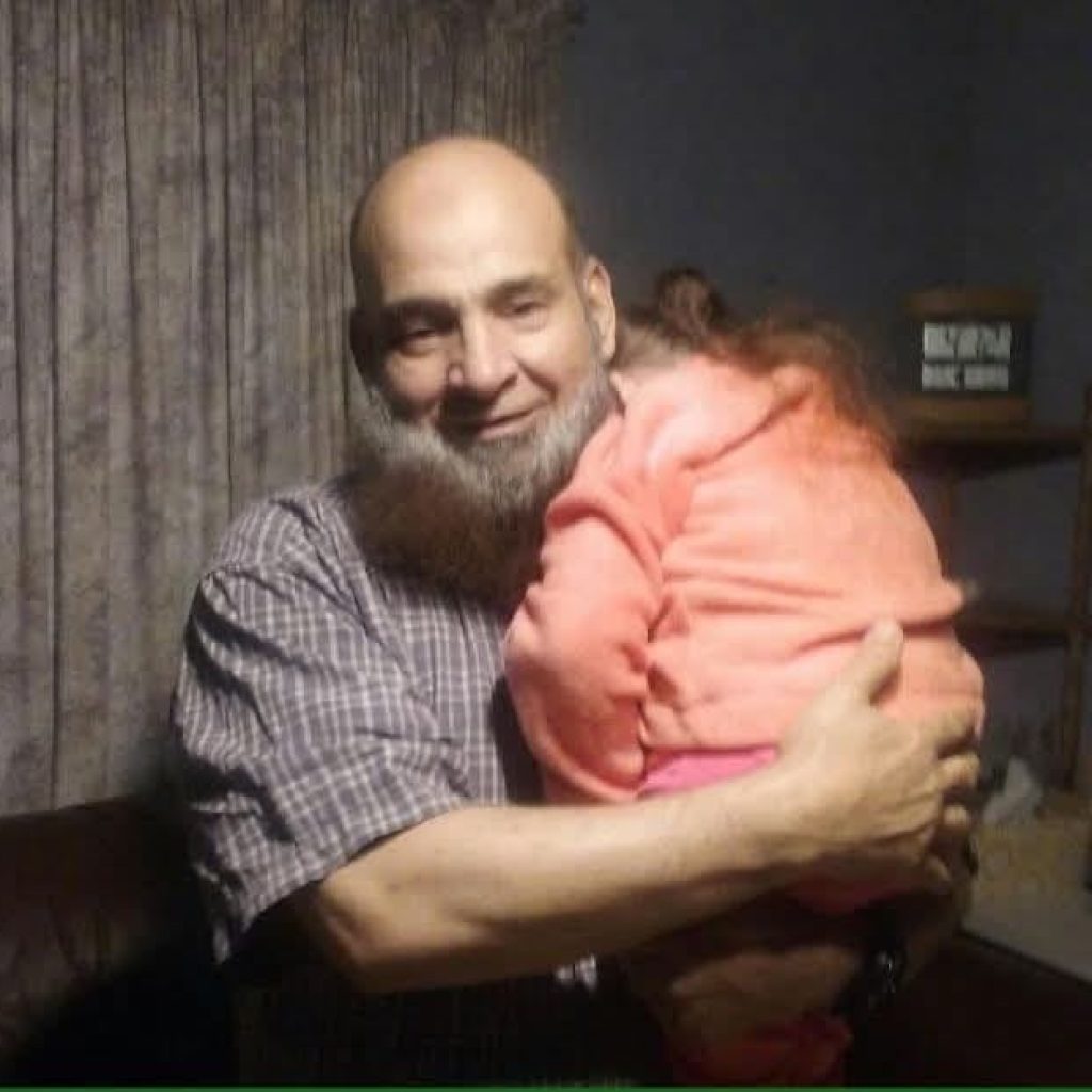 Ketika Kebaikan Disangka Kejahatan: Mohammad Bzeek dan Cinta yang Menjaga Anak-Anak Terakhir Dunia