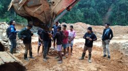 Tambang Emas Ilegal Sijunjung Digerebek Polisi 7 Orang Ditangkap Saat Beraksi Malam Hari