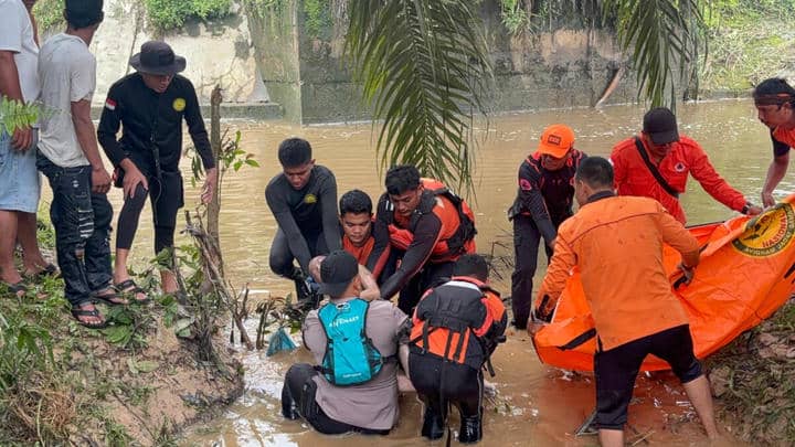 Tim SAR Temukan Bocah Tenggelam di Sungai Ngaso Rohul dalam Kondisi Meninggal