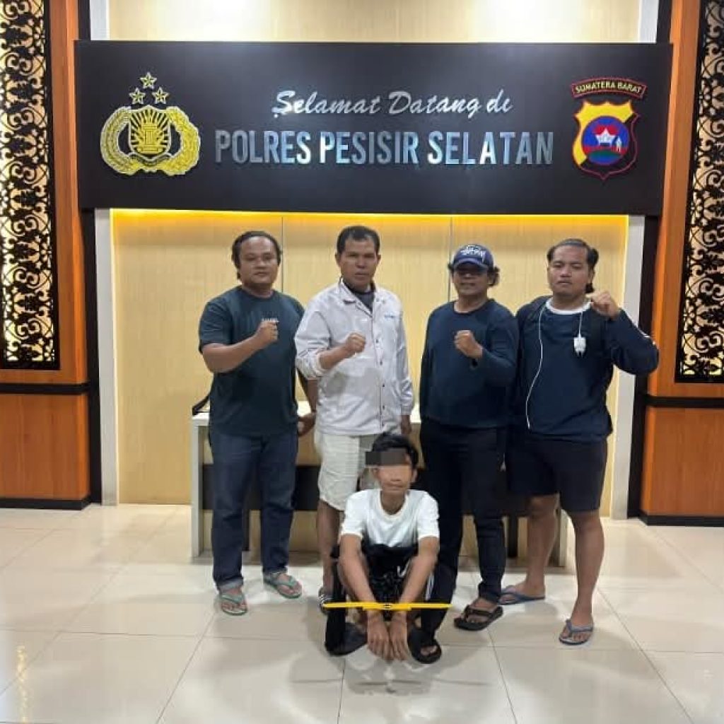 Tim Sapu Jagat Tangkap Pengedar Ganja di Pesisir Selatan Saat Nongkrong di Warung