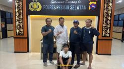 Tim Sapu Jagat Tangkap Pengedar Ganja di Pesisir Selatan Saat Nongkrong di Warung