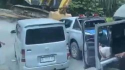 Excavator di Sitinjau Lauik Menghantam Kendaraan dan Membuat Macet Total Jalur Padang Solok
