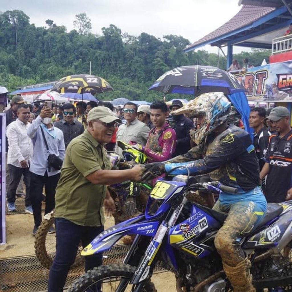 Bupati Yulianto Klaim Pasaman Barat Siap Cetak Crosser Nasional Lewat Grasstrack Motocross Championship VII 2026