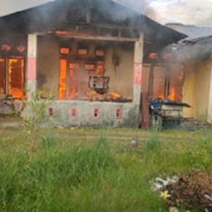 Kebakaran Hebat di Nanggalo Padang Hanguskan Tiga Rumah Warga