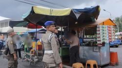 Satpol PP Padang Tertibkan PKL Pasar Raya demi Kelancaran Lalu Lintas dan Keselamatan Warga